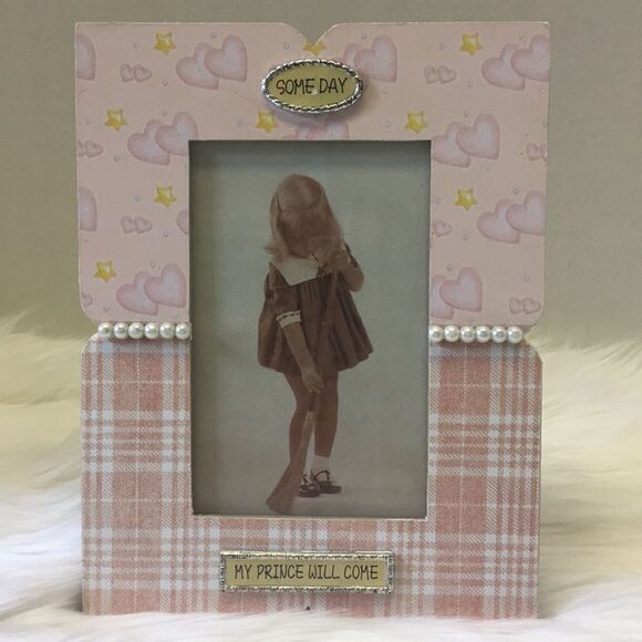 Retro 4X6 Picture Frame - Picture 1 of 5